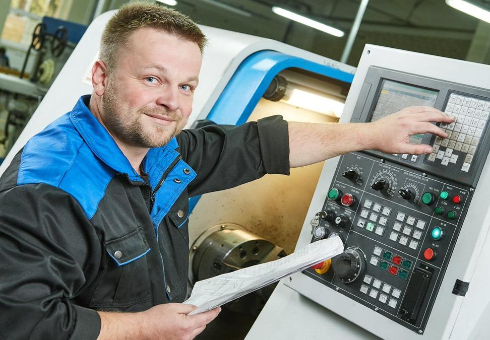 Operator of CNC machines (turning/milling)